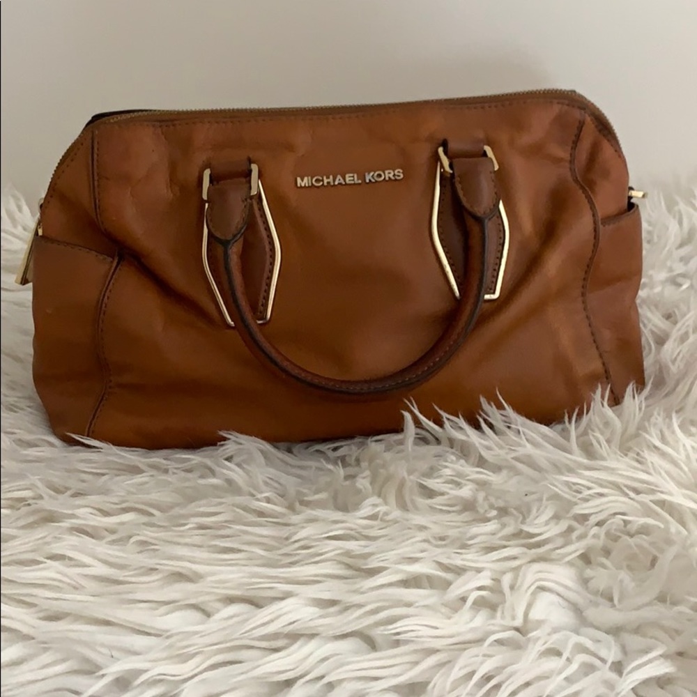 Michael kors leather bag.